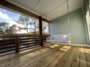 Interior - 3 King | Modern Family Friendly | Das StrandHaus (Oak Island)