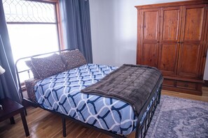 1 bedroom, iron/ironing board, WiFi, bed sheets