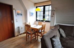 Unclassified image, 4 of 22, button