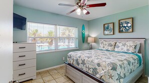 2 bedrooms, internet, bed sheets - Shared Pool, Walk Path to Beach, golf Cart Access (Port Aransas)
