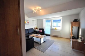 Unclassified image, 3 of 14, button - Vacation apartment Klaus Störtebeker Deichringstr. 8 Whg. 4 - Haus Seebär (Neuharlingersiel)