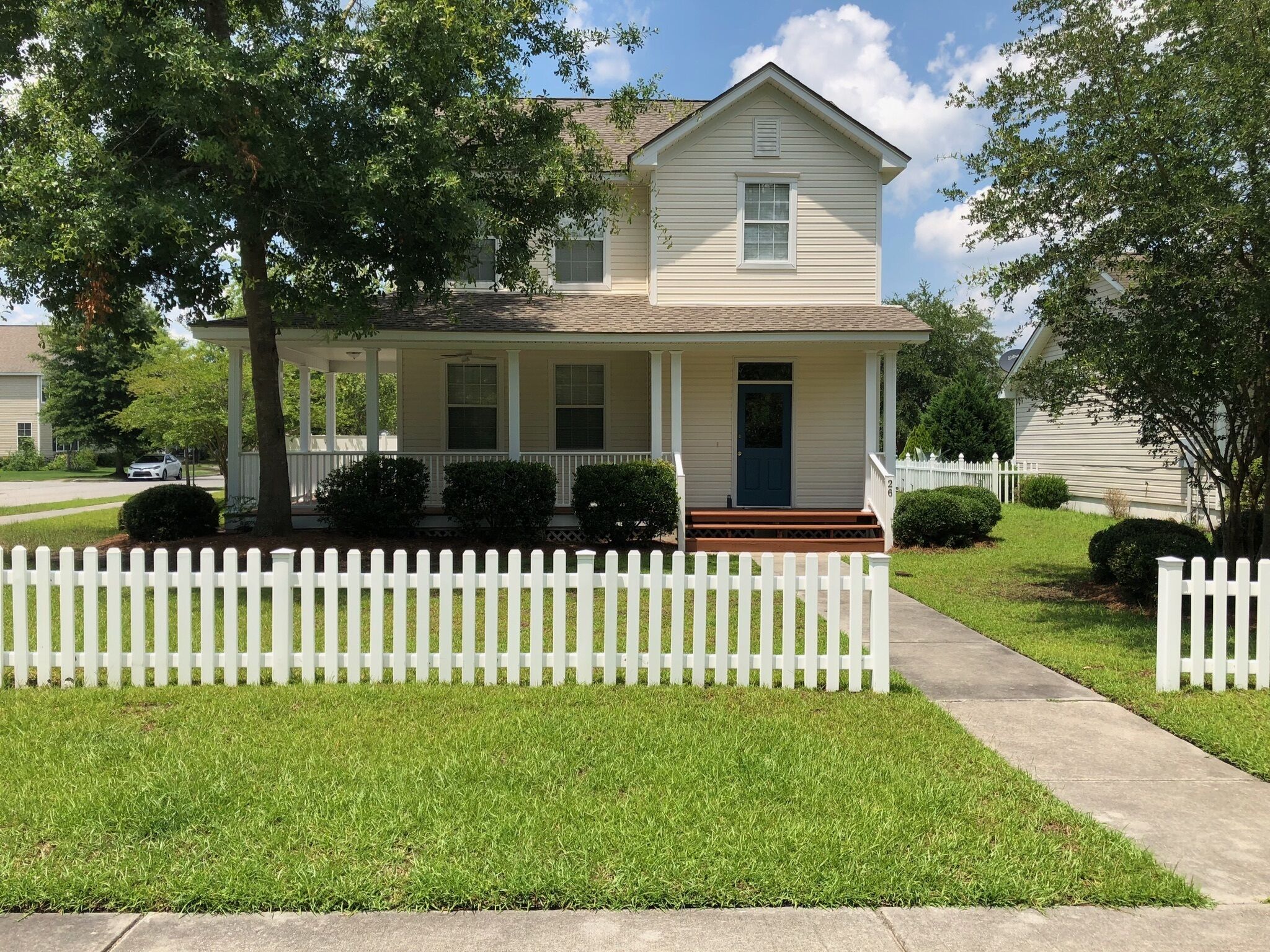 Pet friendly Downtown, historic bluffton home 