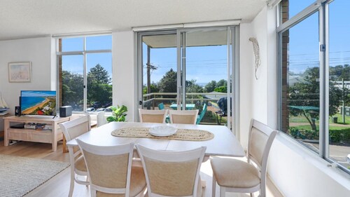 Seaview 7 - Prime Position Beachside Holiday
