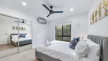 4 bedrooms, iron/ironing board, free WiFi, bed sheets