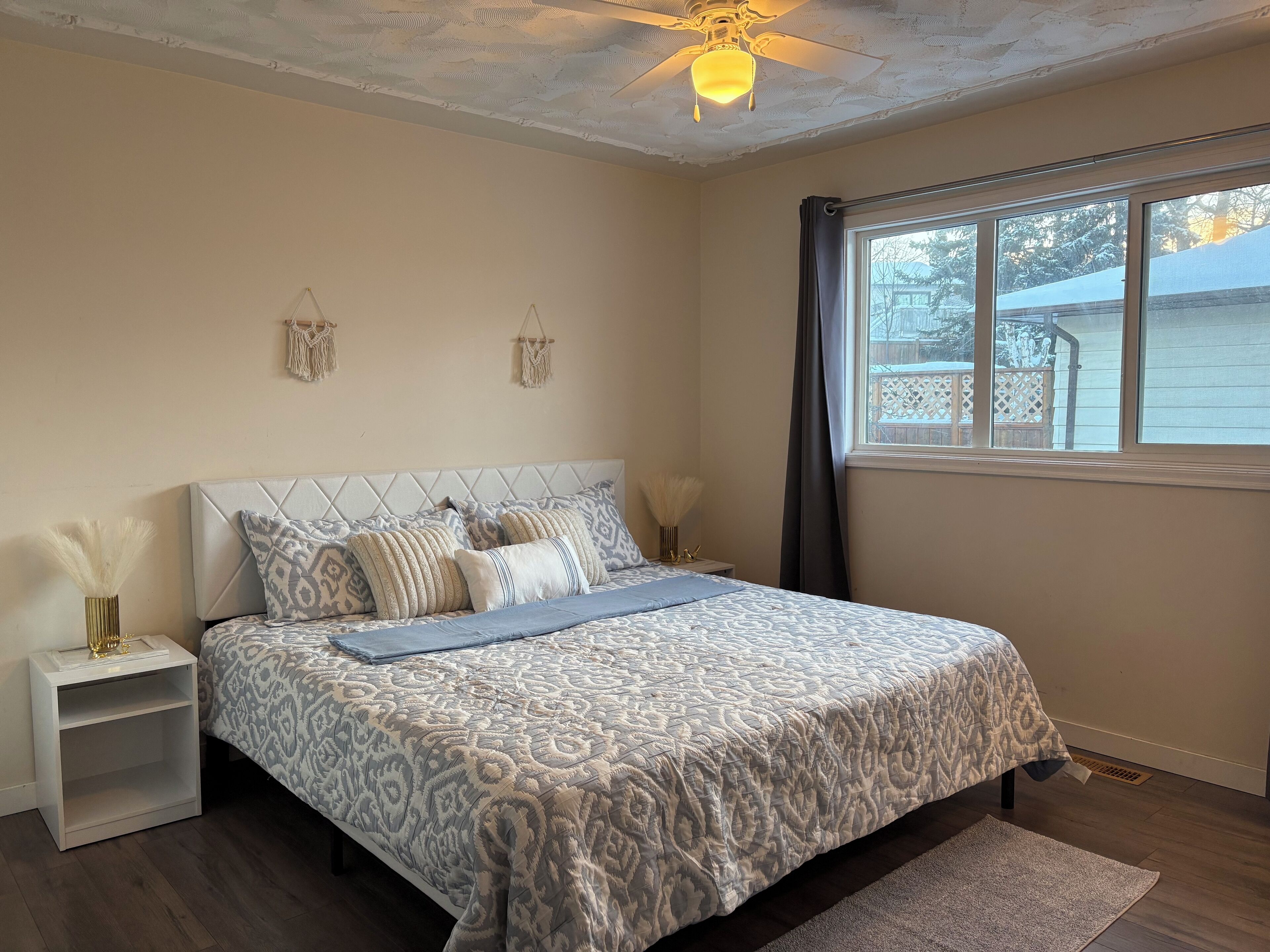 3 bedrooms, iron/ironing board, WiFi, bed sheets