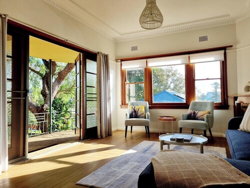 Calypso on Collins - Ocean Views, Town Centre