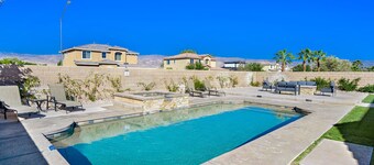 Beautiful 5 BR house with Olympic size Pool and SPA in Indio