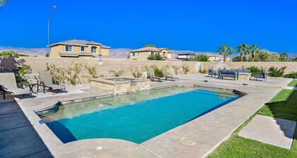 Beautiful 5 BR house with Olympic size Pool and SPA in Indio