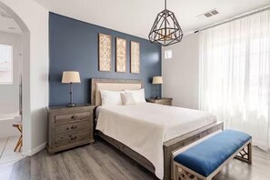 5 slaapkamers, een kluis op de kamer, een bureau