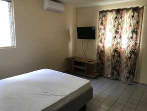 3 bedrooms, desk, iron/ironing board, free WiFi - Villa F4 in a green setting (Saint Joseph)