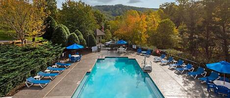 Sisäuima-allas, ulkouima-allas