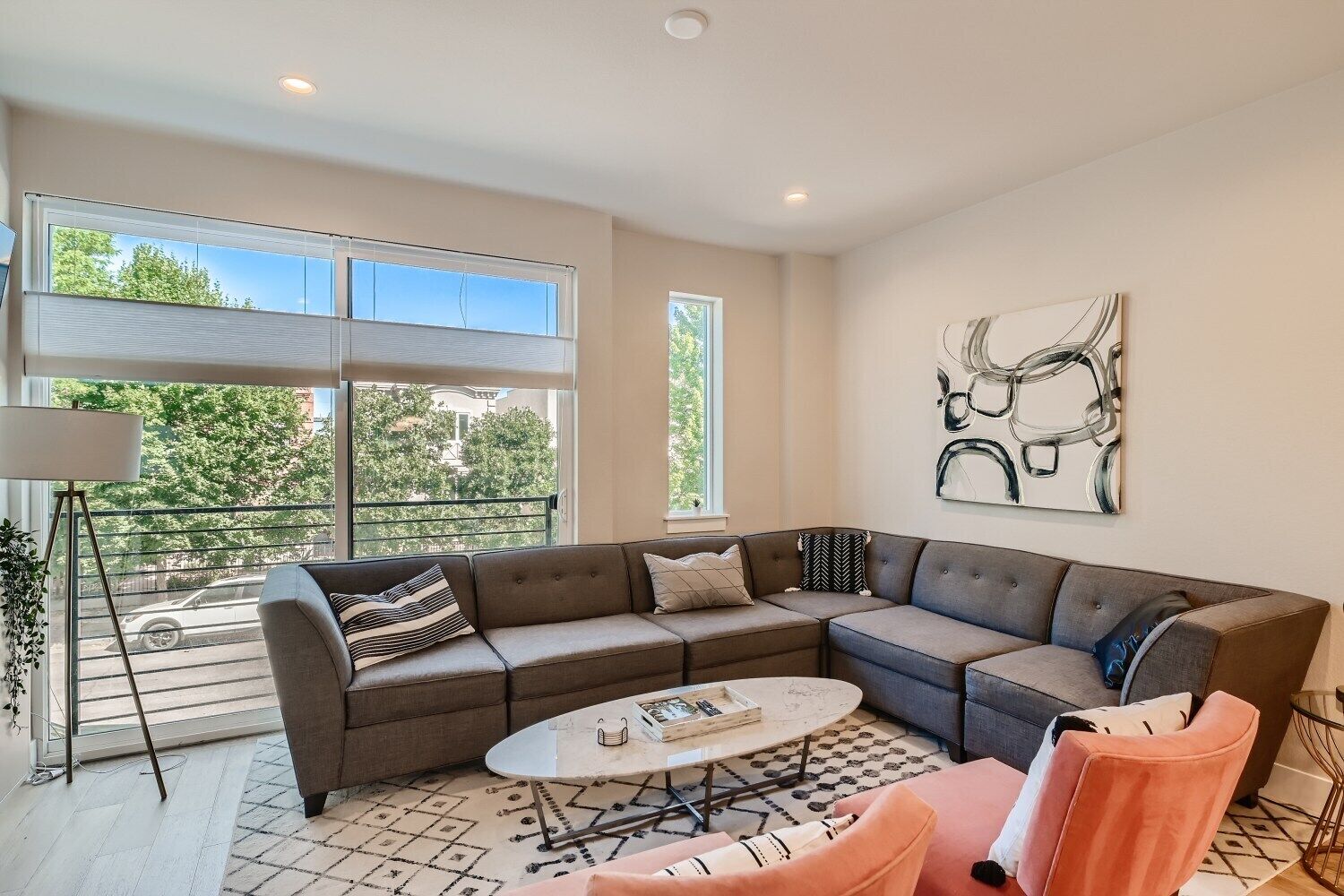 NEW!! Luxe Urban Townhome w/ Rooftop Terrace