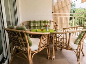 Outdoor dining - Apartment Dado in Šilo (Silo - island Krk)