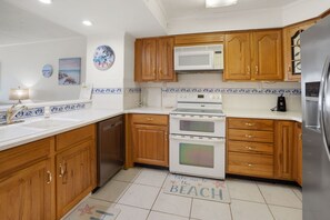 Fridge, microwave, oven, stovetop - Step into your oceanfront paradise (North Myrtle Beach)