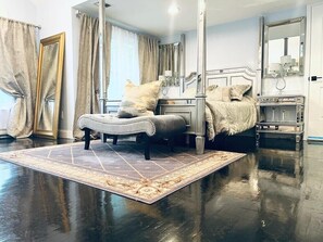 4 Schlafzimmer, hochwertige Bettwaren, Bügeleisen/Bügelbrett