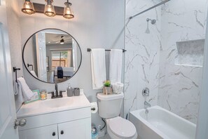 House (4 Bedrooms) | Bathroom