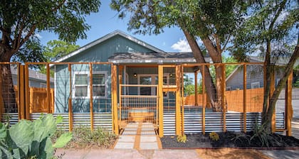 Newly Remodeled 4BR 2BA Near Amazing Downtown