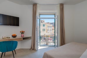 Comfort Double or Twin Room | Hypo-allergenic bedding, memory foam beds, in-room safe - 48 Rooms Split (Split)