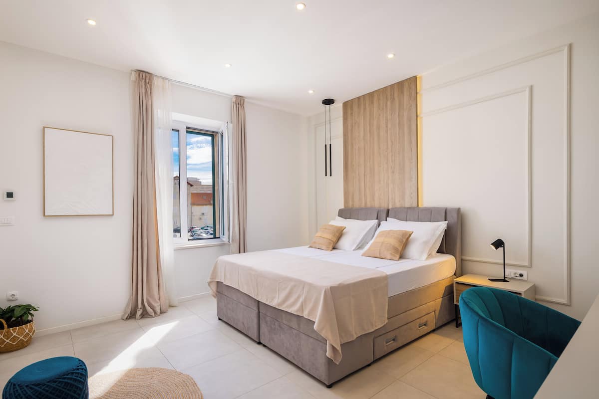 Double or Twin Room, 1 Bedroom | Hypo-allergenic bedding, memory foam beds, in-room safe