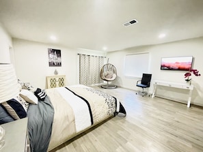 5 habitaciones, caja de seguridad en la habitación y escritorio 