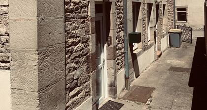 Superb renovated apartment, Bohemian style