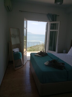 3 bedrooms, in-room safe, iron/ironing board, travel crib