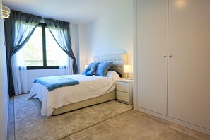 3 bedrooms, free WiFi, bed sheets - FORNERI (Cambrils)