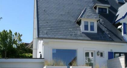 Summer Dream - Modern villa for 8 people on quiet location in De Haan