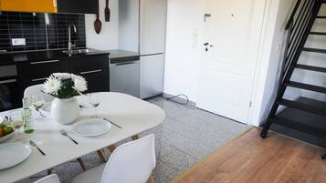 Kühlschrank, Ofen, Herdplatte, Geschirrspüler