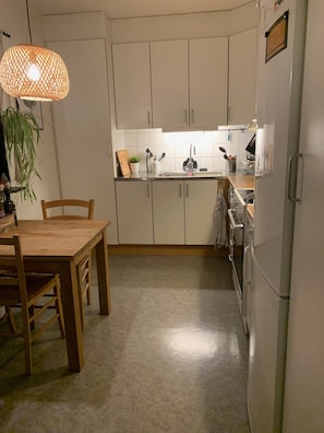 Fridge, microwave, oven, coffee/tea maker