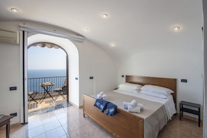 3 bedrooms, iron/ironing board, travel crib, free WiFi