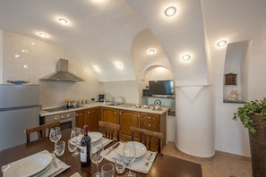 Refrigerador, horno, parrilla de estufa y lavavajillas 