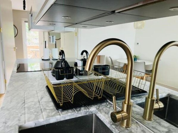 Unclassified image, 1 of 15, button