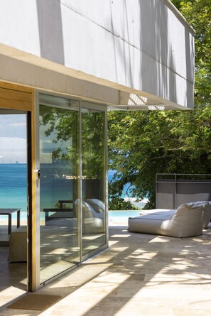Terrace/patio - One-Bedroom Villa with a private, heated, infinity pool (Thasos)