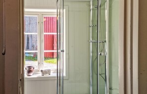 Shower - Gorgeous home in Marnardal with WiFi (Marnardal)