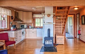 Frigorífico, horno, placa de cocina y lavavajillas