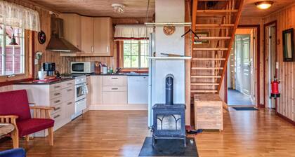 5 bedroom lake front home in Hornnes