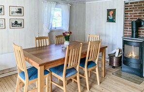 Dining - Lovely home in Gressvik with WiFi (Gressvik)