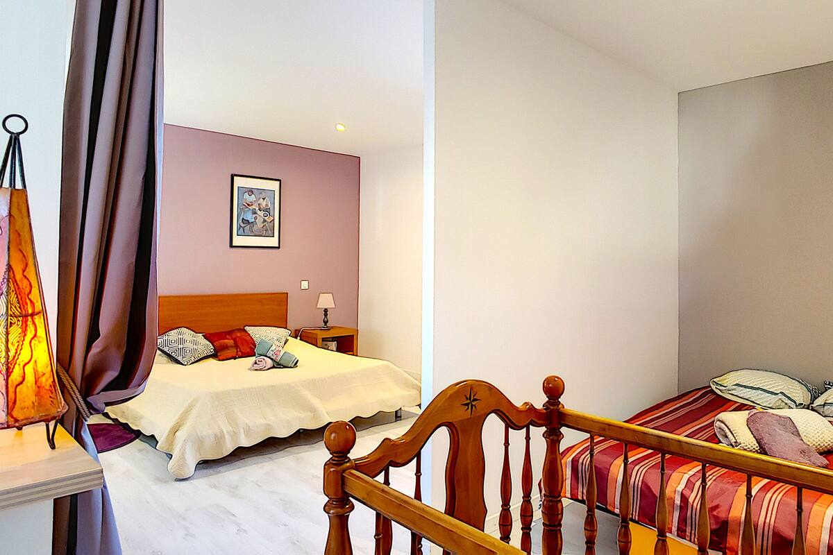 Aubergine Family Suite | Select Comfort beds, desk, soundproofing, WiFi (free)