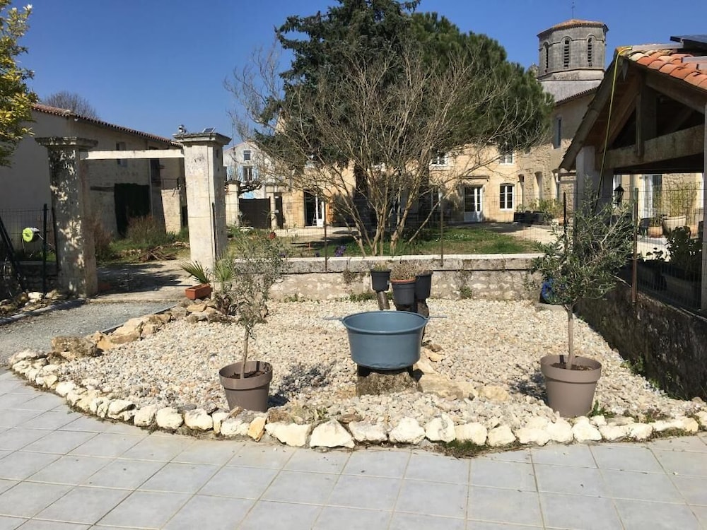 Chambres d'hôtes et Gites "Jardin d'Arcy" image