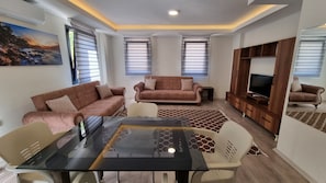 Apartment | Minibar, Zimmersafe, laptopgeeigneter Arbeitsplatz