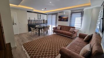 Condo | Frigobar, cofres nos quartos, espaço de trabalho para notebook