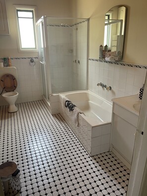 Bathtub