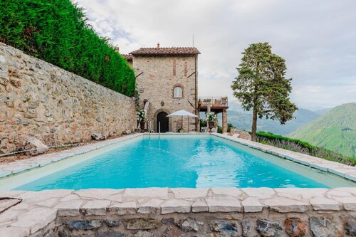 Gran Burrone Castle in Borgo a Mozzano