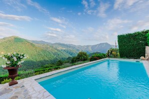 3 عدّة غرف نوم