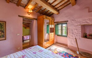 2 chambres, lit de bébé portatif