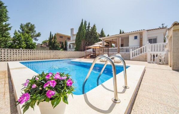 Pool - Beautiful home in Torrent (Torrent)