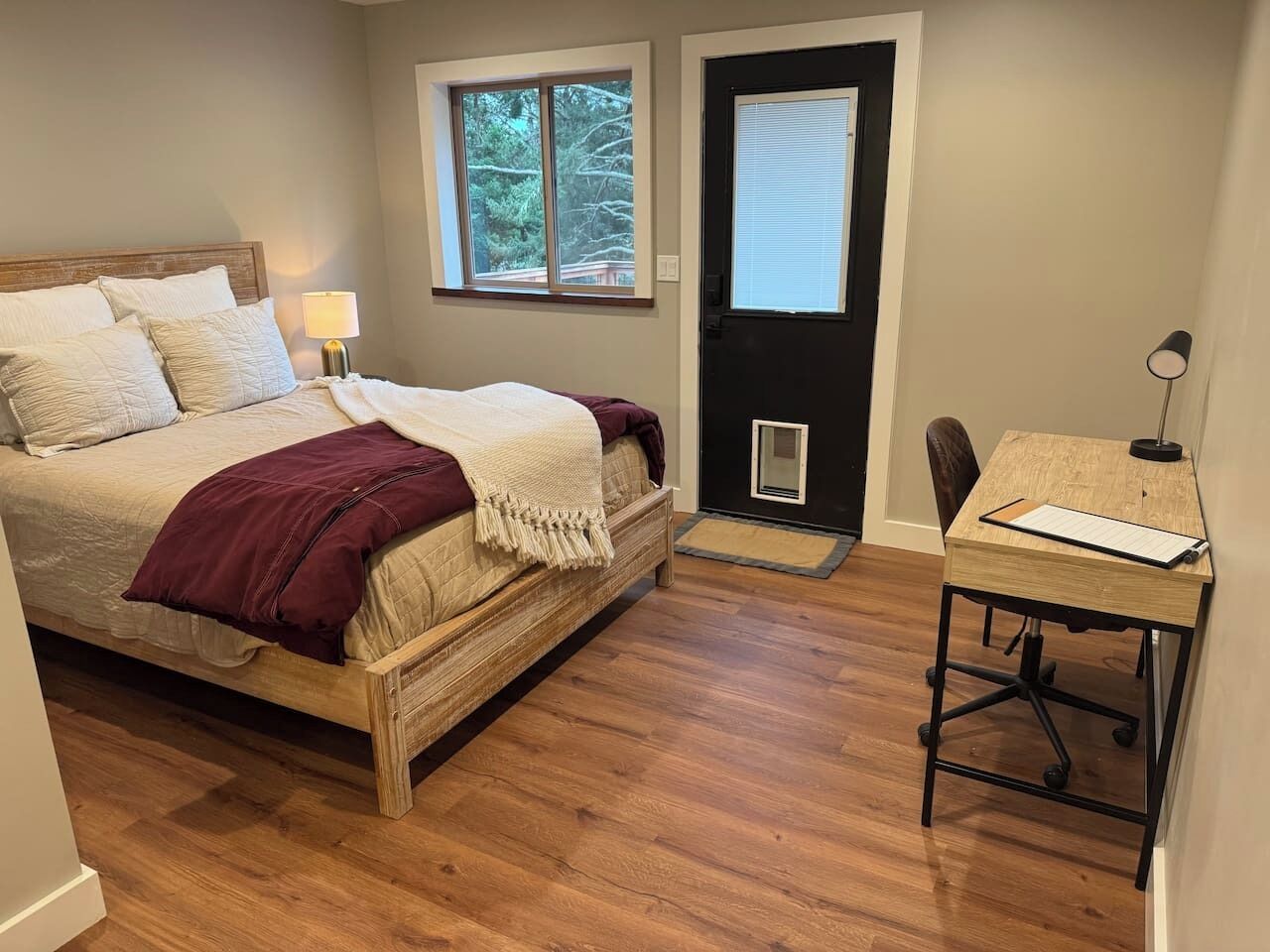 1 bedroom, desk, free WiFi, bed sheets