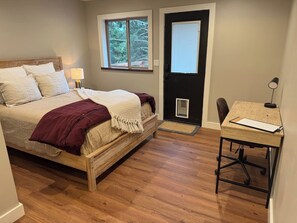 1 bedroom, desk, free WiFi, bed sheets