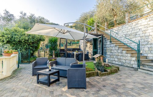 5 bedroom stunning home in Chiavari